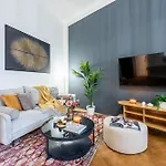 Appartamento Days - With Parking In New Town *