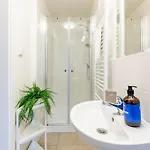 Days - With Parking In New Town Appartamento Praga