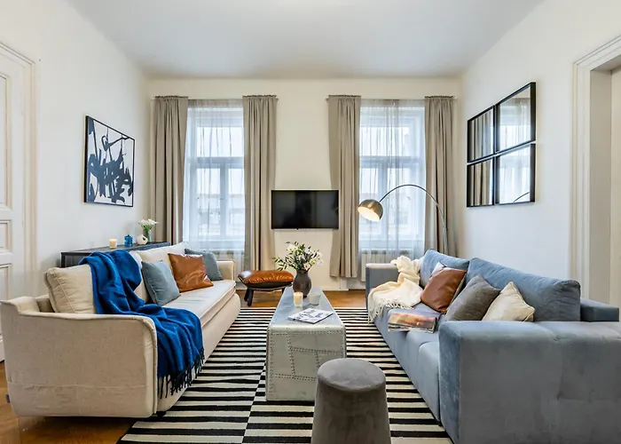 Days - With Parking In New Town Appartement Prague