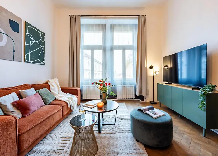 Days - With Parking In New Town Appartement
