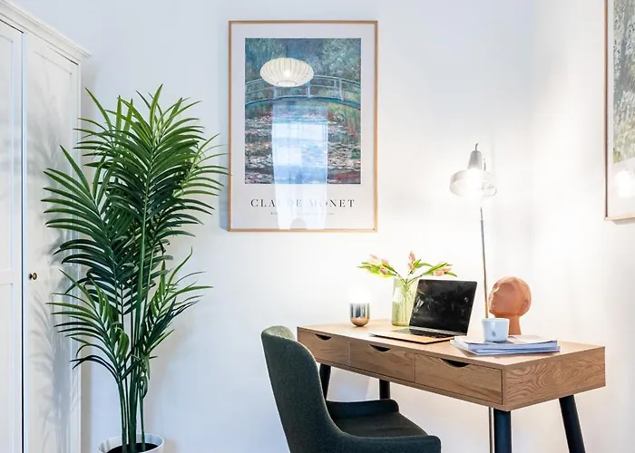Appartement Days - With Parking In New Town