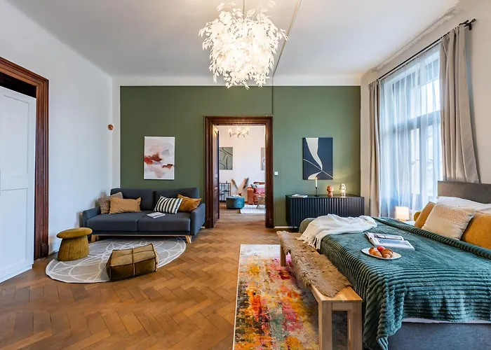 Days - With Parking In New Town Prague