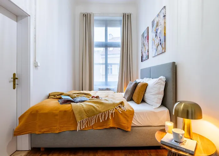 Appartement Days - With Parking In New Town *