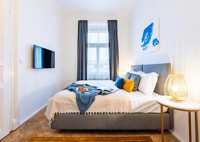 Days - With Parking In New Town Appartement *