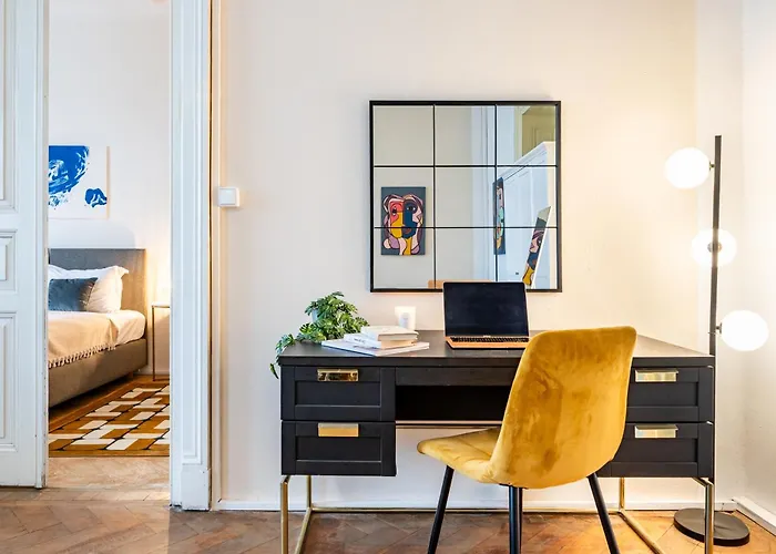 Days - With Parking In New Town * Prague