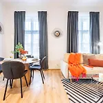 Daire Days - With Parking In New Town Prag