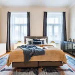Days - With Parking In New Town Daire *
