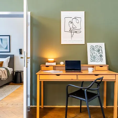 Apartman Days - With Parking In New Town