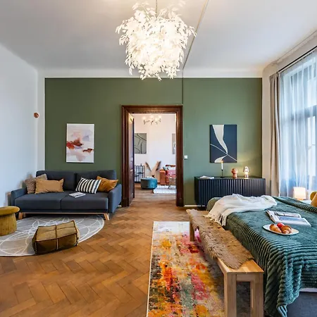 Days - With Parking In New Town Prága