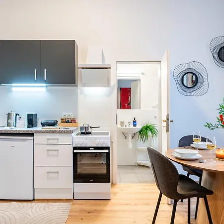 Apartman Days - With Parking In New Town *